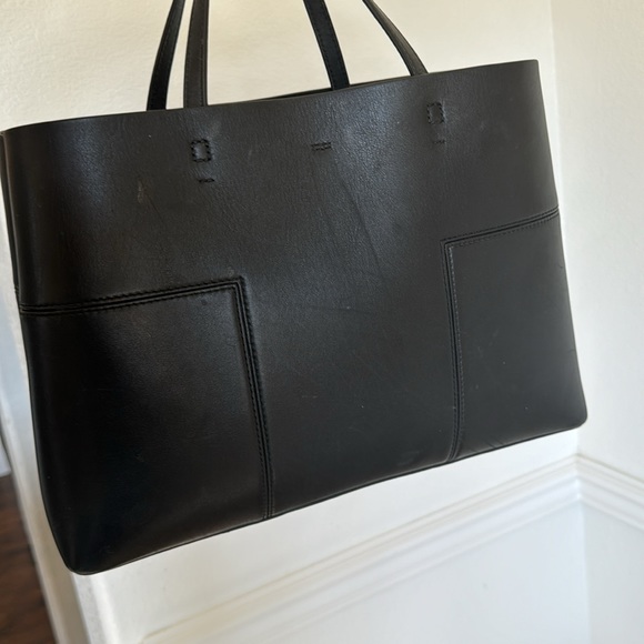 Tory Burch BLACK HANDBAG w dustbag! Gold hardware. Top handles. Removable strap - Picture 2 of 4
